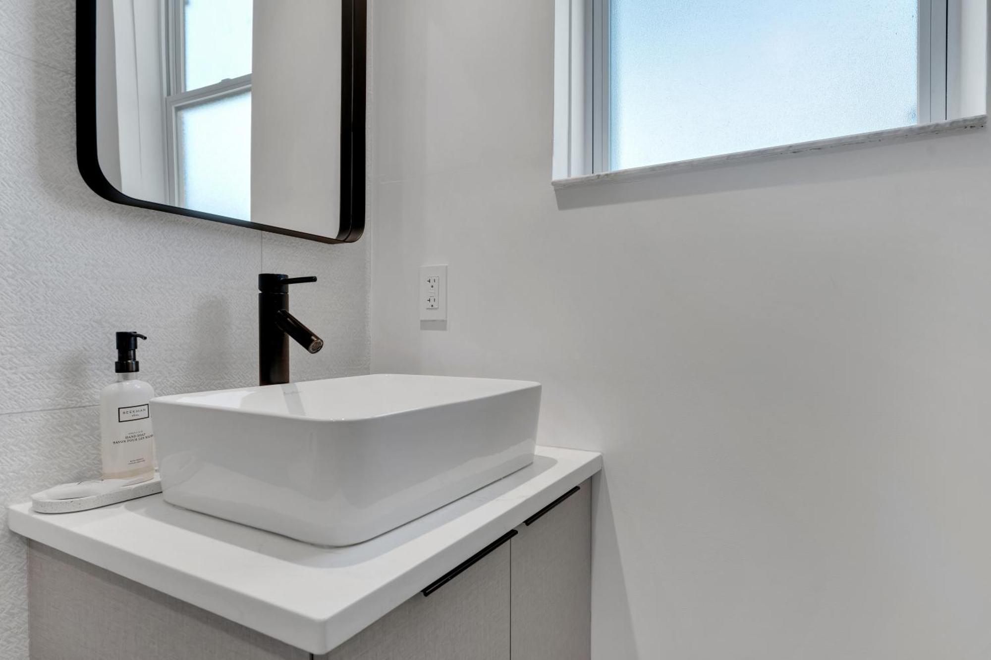 The St Laurent Guest Rooms Asbury Park Εξωτερικό φωτογραφία